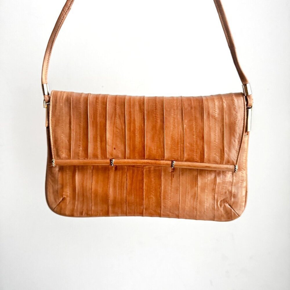 Vintage Eel skin Nude Beige Classic Shoulder Bag